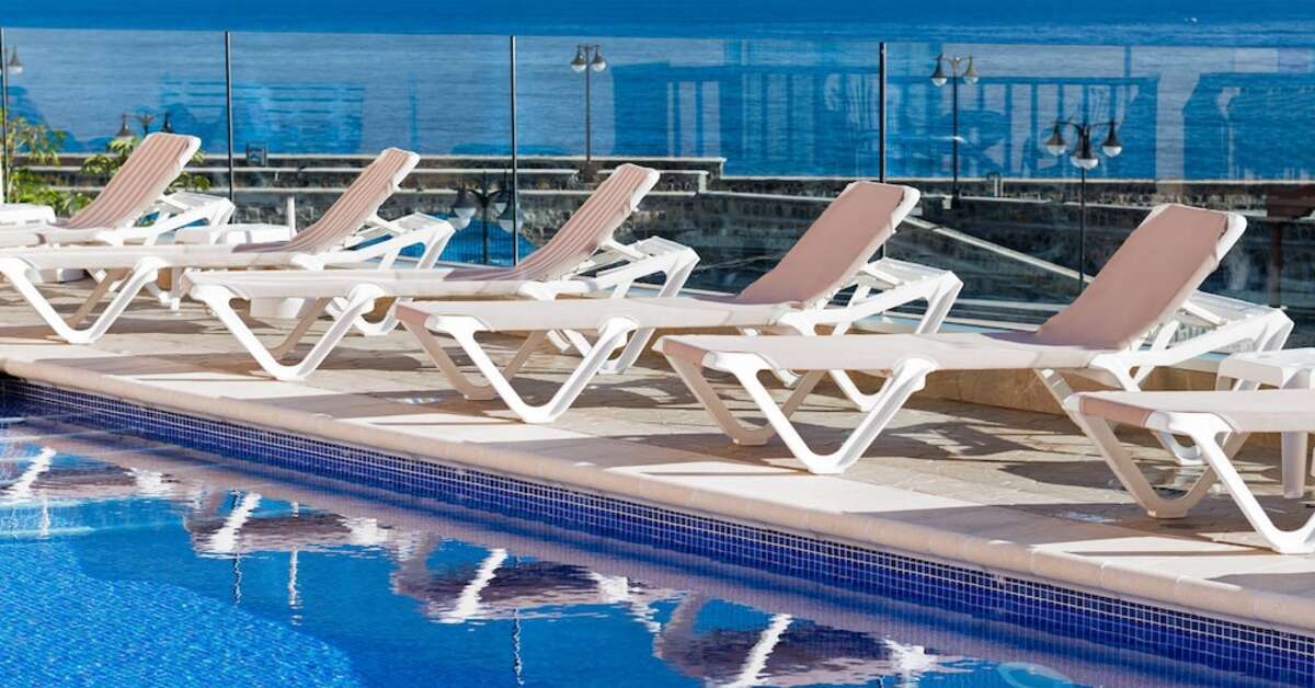 Een foto van het zwembad bij Hotel Monopol
