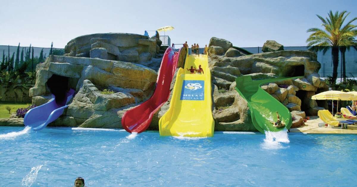 Een foto van het zwembad bij Melas Holiday Village