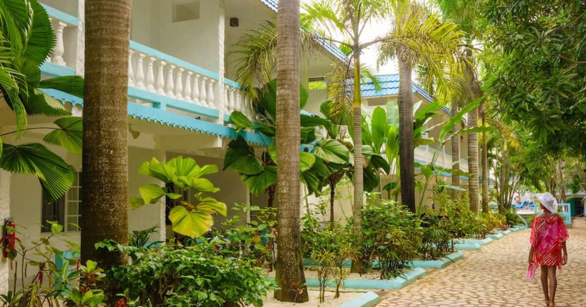 Een foto van de buitenkant van Legends Beach Resort