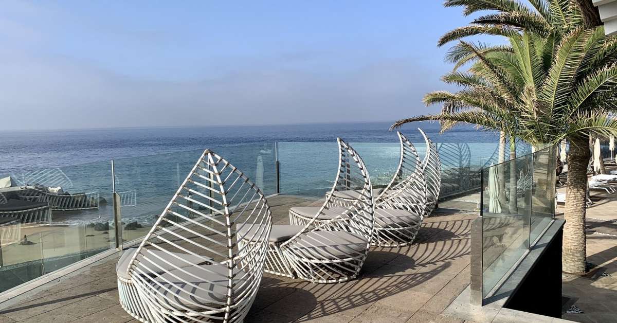 Een foto van het terras bij Hotel Los Fariones
