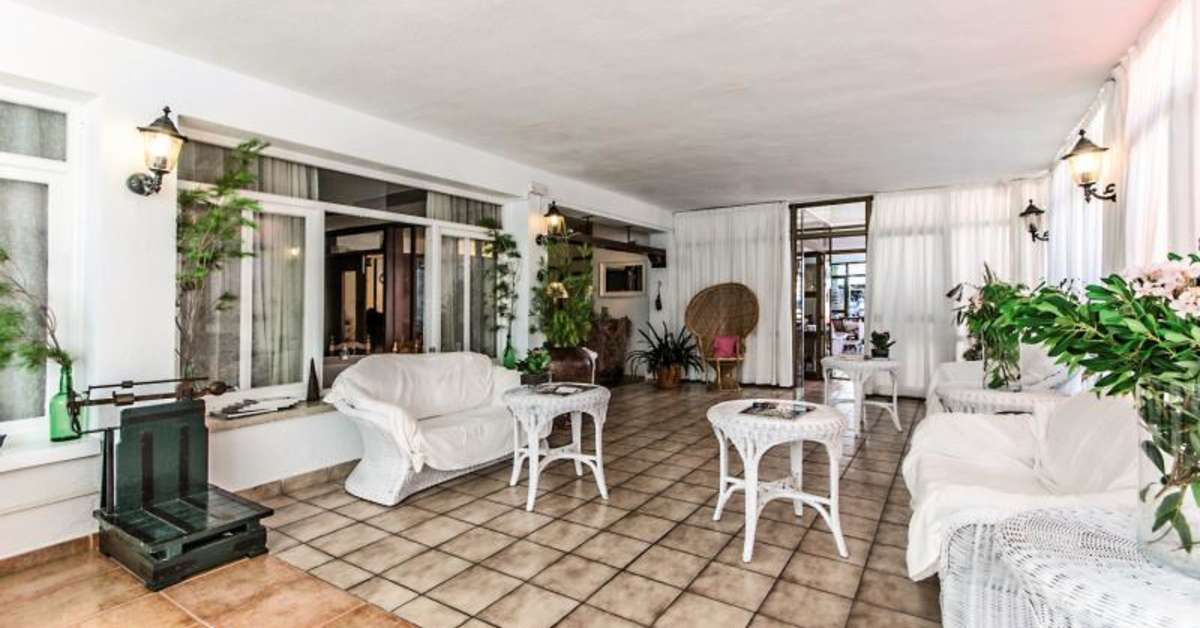 Een foto van het terras bij Galaxia Boutique Hotel