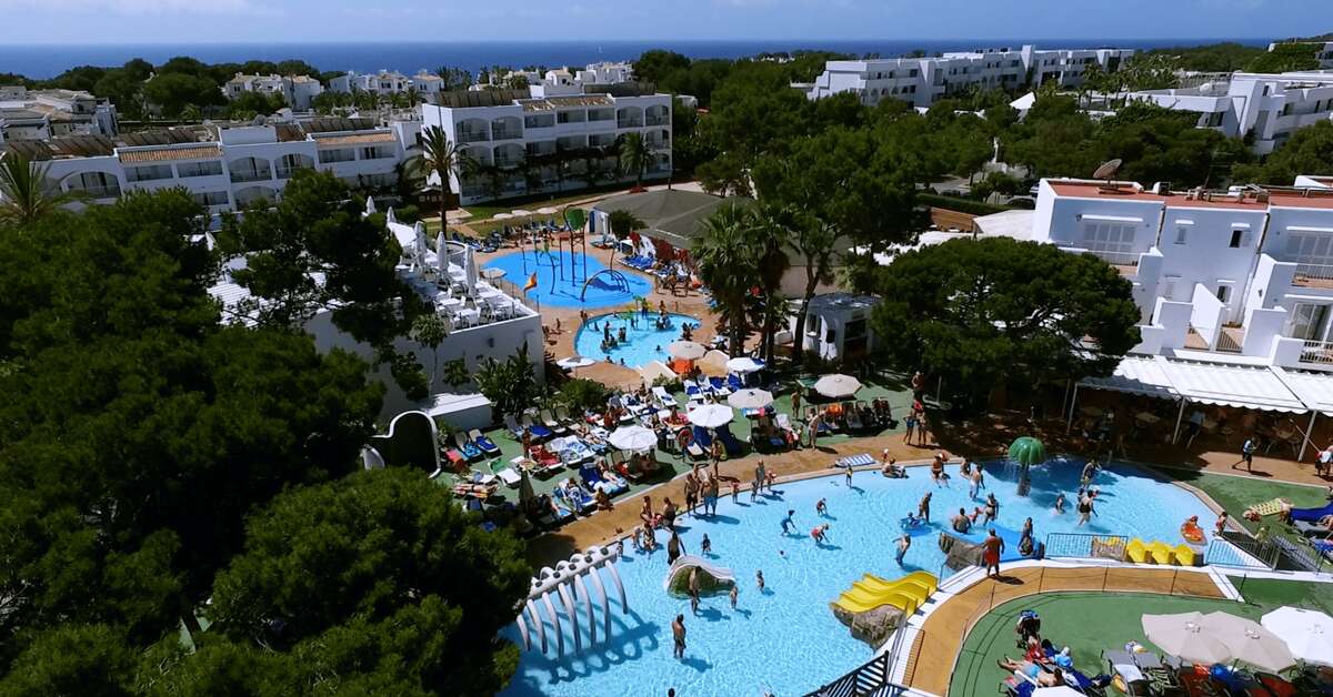 Een foto van een overzicht van Hotel Club Es Talaial