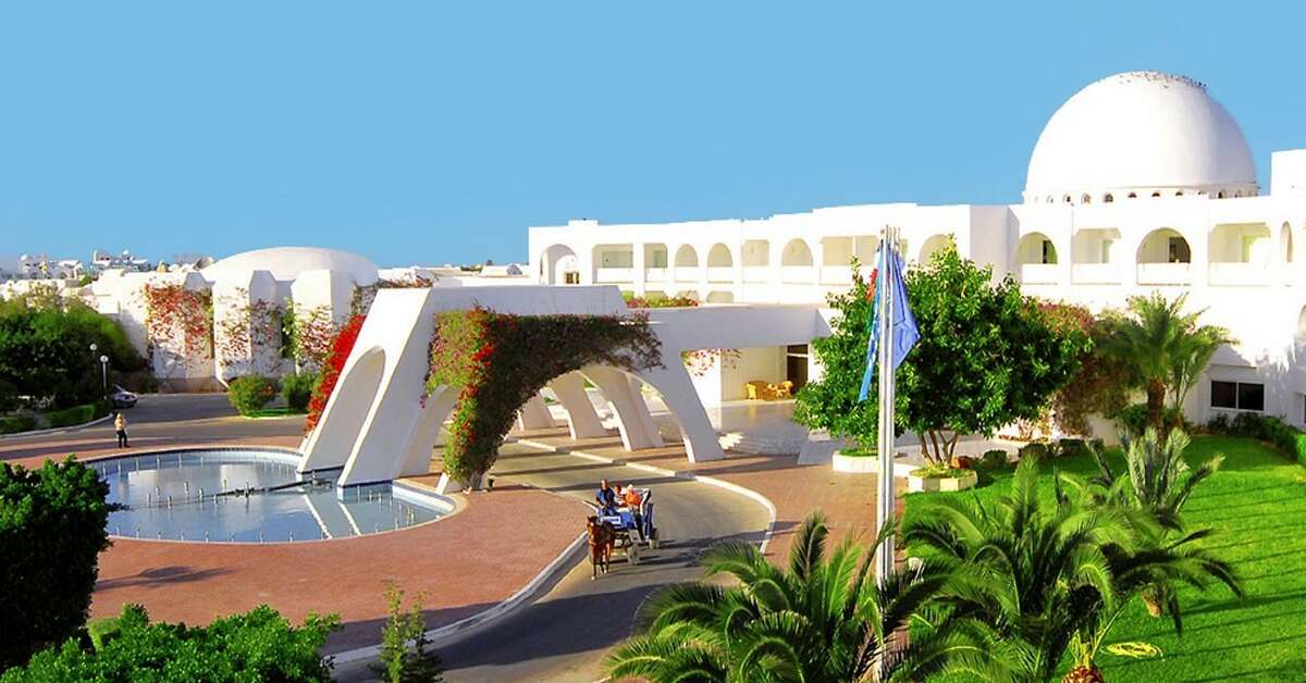 Een foto van de buitenkant van Djerba Plaza Thalasso & Spa