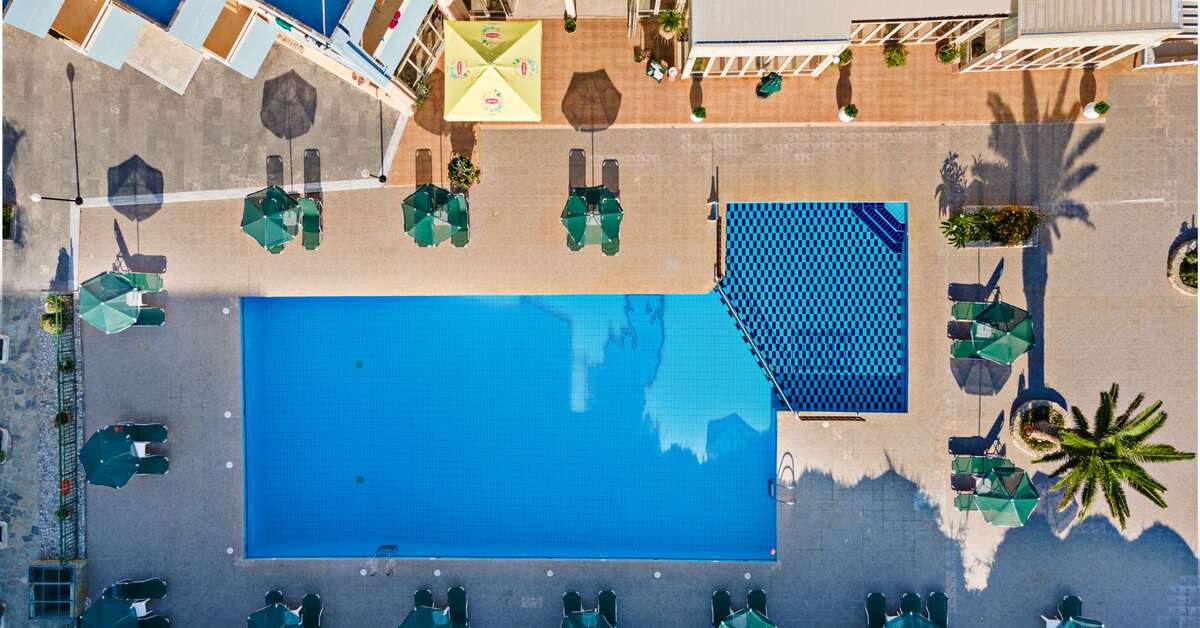 Een foto van het zwembad bij Kathrin Beach Hotel
