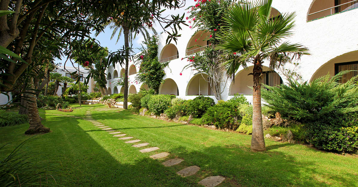 Een foto van het terras bij AluaSoul Menorca
