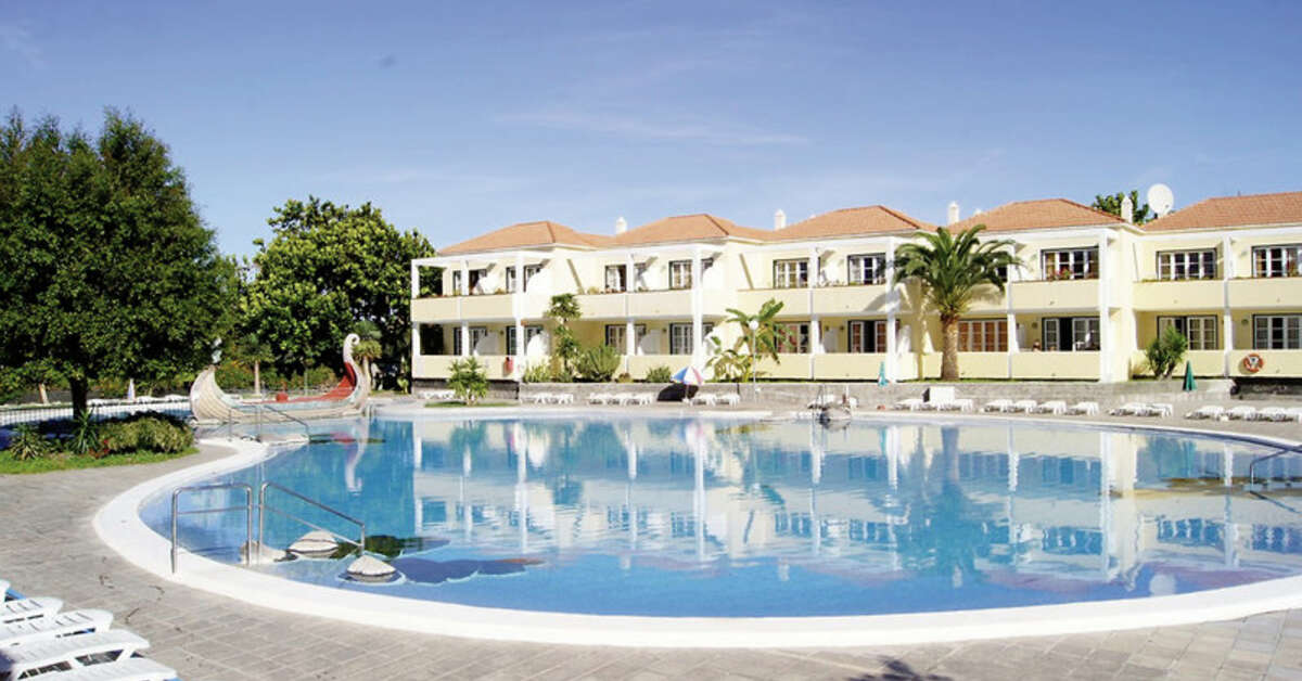 Ein Foto vom Pool im Aparthotel Solvasa Laurisilva