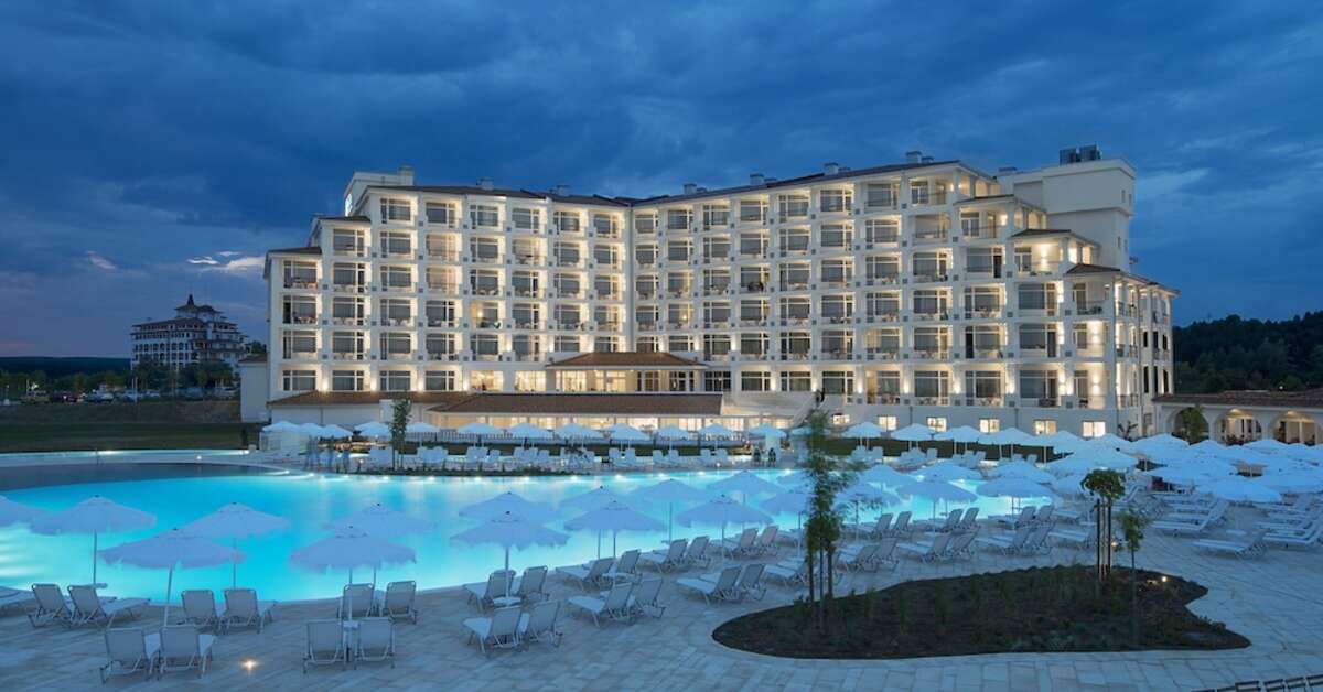 Een foto van het zwembad bij Sunrise Blue Magic Resort