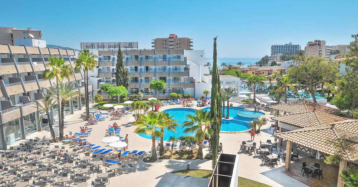 Een foto van het zwembad bij MarSenses Rosa del Mar & Spa