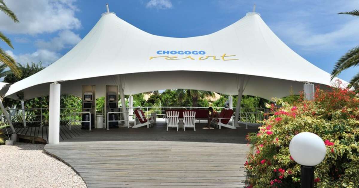 Een foto van het terras bij Time to Smile Chogogo Dive & Beach Resort Curacao