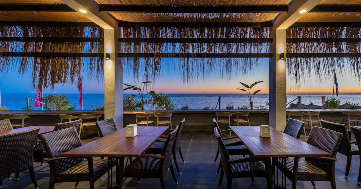 Een foto van de faciliteiten bij White City Beach Hotel