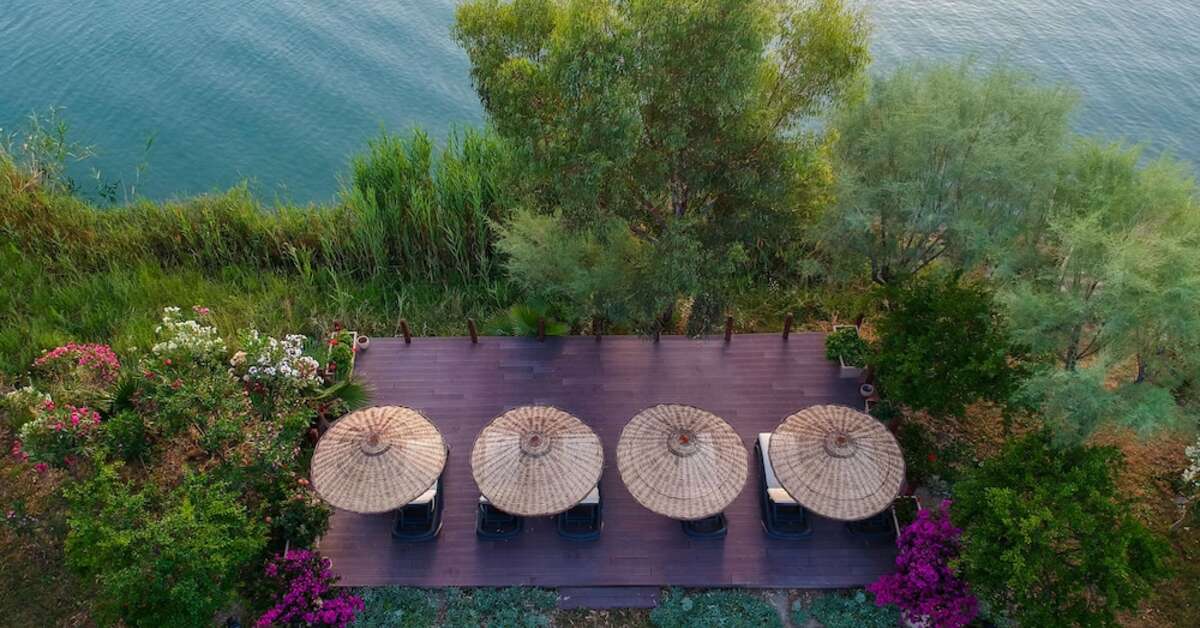Een foto van het terras bij Dalyan Resort Hotel