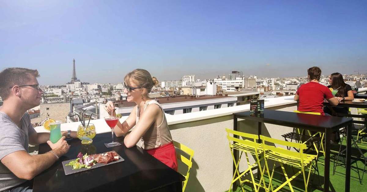 Een foto van het terras bij Novotel Paris Vaugirard Montparnasse