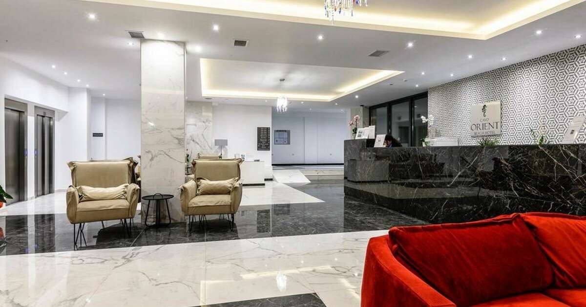 Een foto van het interieur van Cavo Orient Beach Hotel