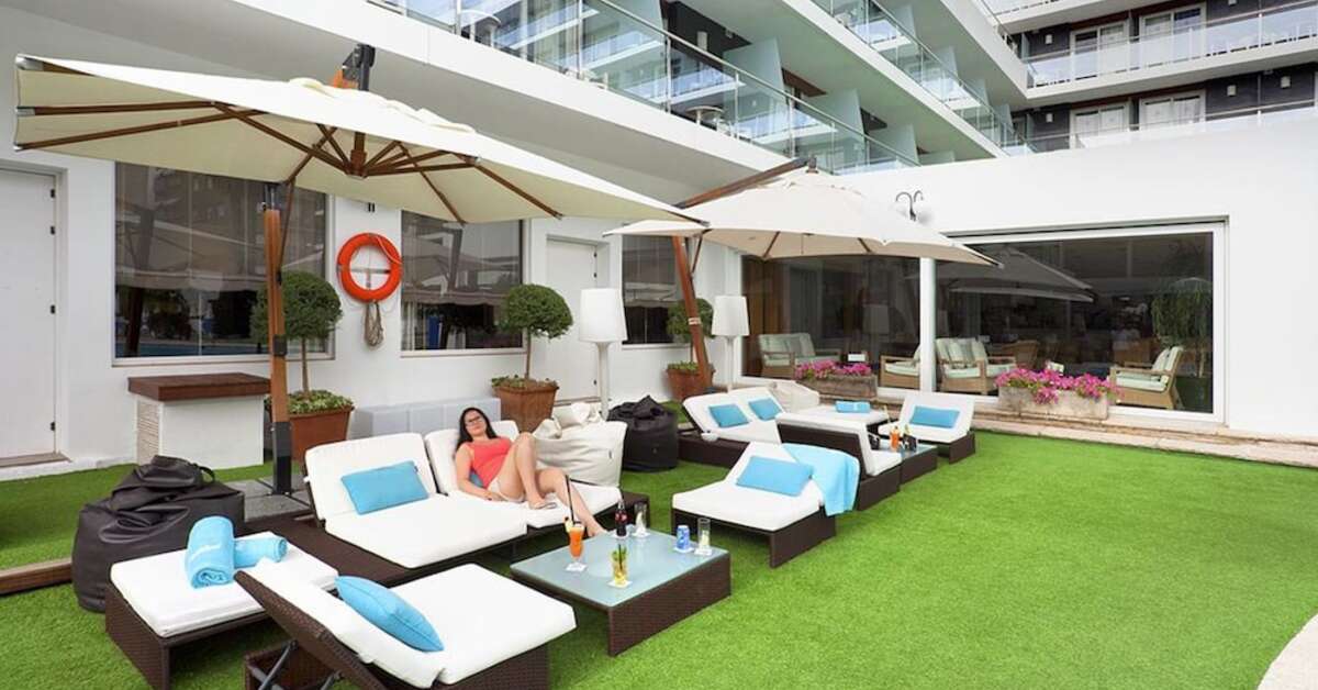 Ein Foto von der Terrasse im Anabel Hotel