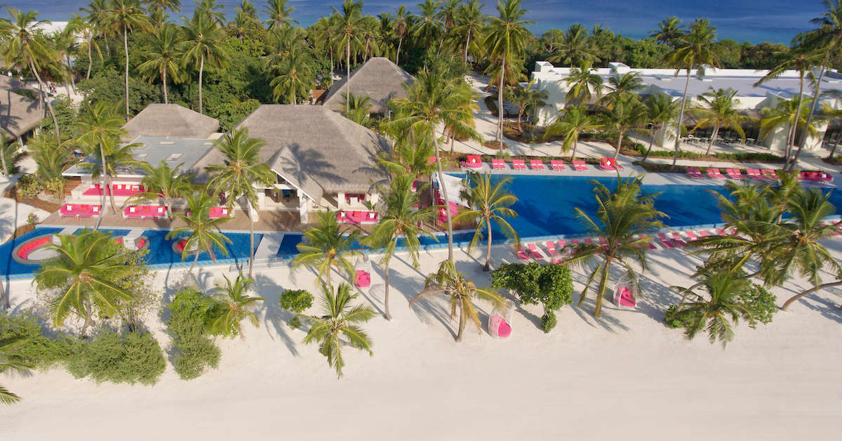 Een foto van het zwembad bij Kandima Maldives