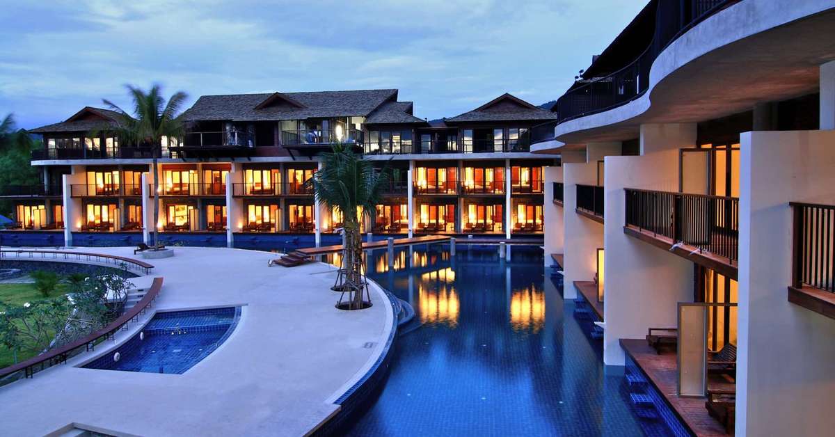 Een foto van het zwembad bij Holiday Ao Nang Beach Resort Krabi