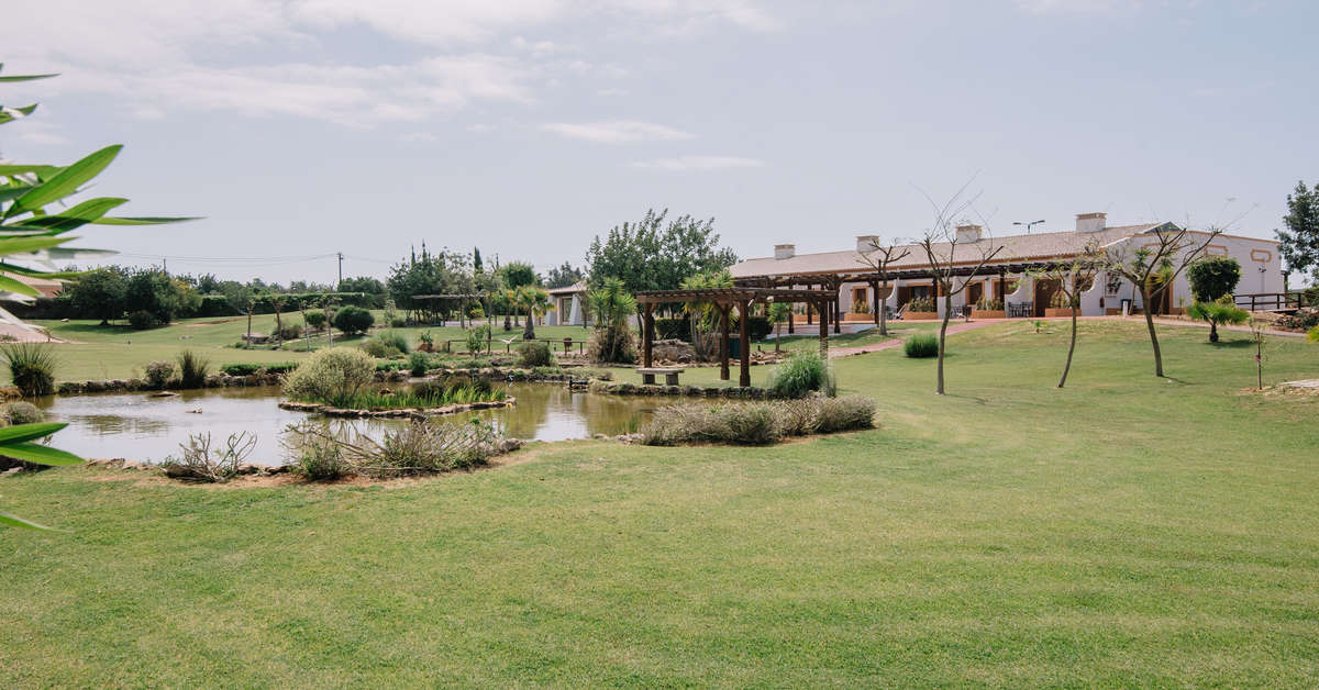 Een foto van het terras bij Quinta dos Poetas