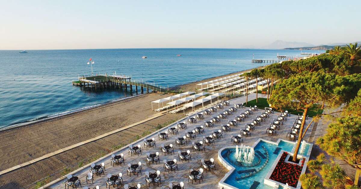 Een foto van het strand bij Dobedan World Palace Kemer