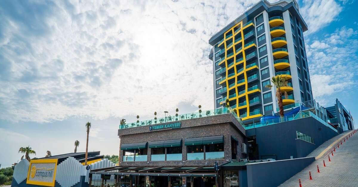 Een foto van de buitenkant van Campus Hill Hotel