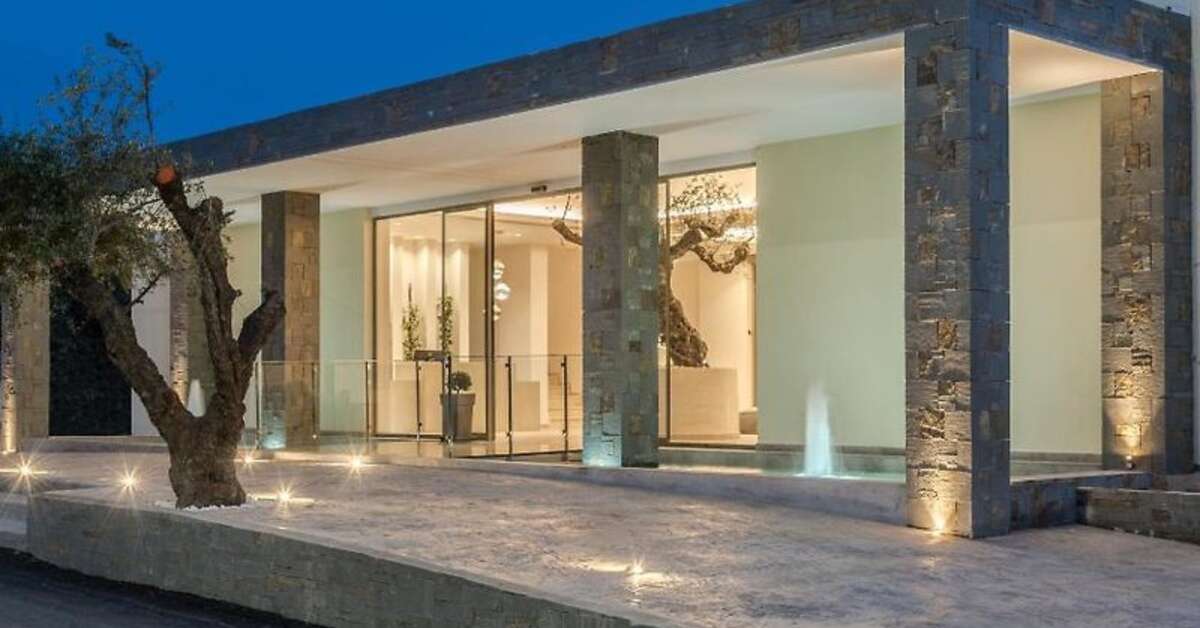 Een foto van de buitenkant van Tsamis Zante Suites