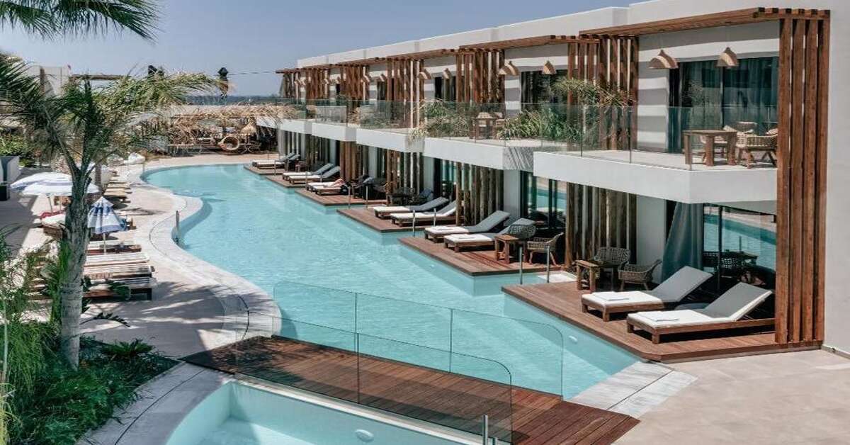 Een foto van het zwembad bij Galazio Beach Resort