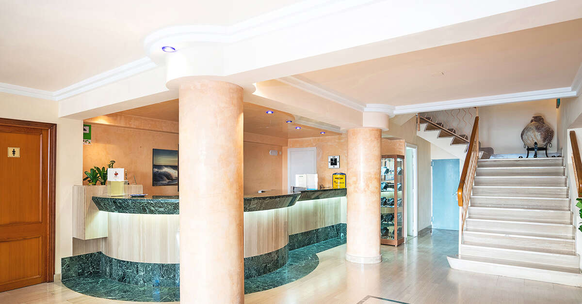 Een foto van het interieur van THB Dos Playas Hotel