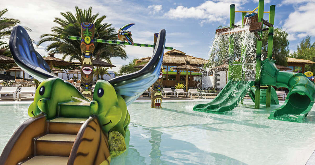 Een foto van het zwembad bij Elba Lanzarote Royal Village Resort