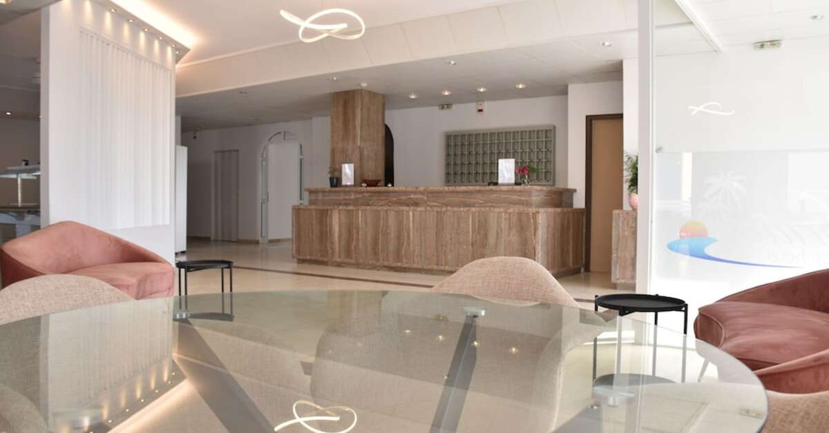 Een foto van California Beach Hotel
