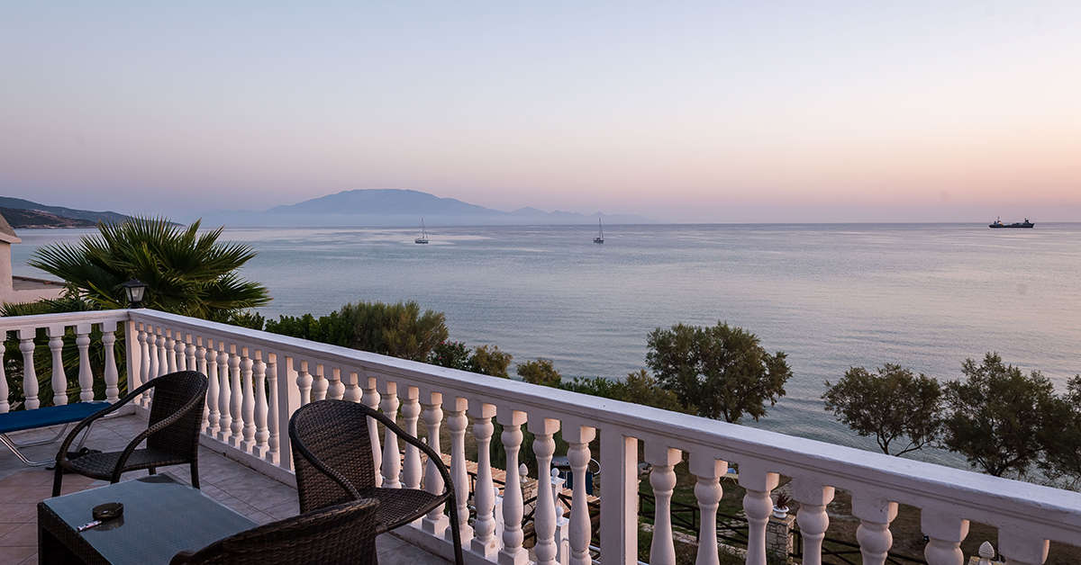 Ein Foto von der Terrasse im Laura Beach House