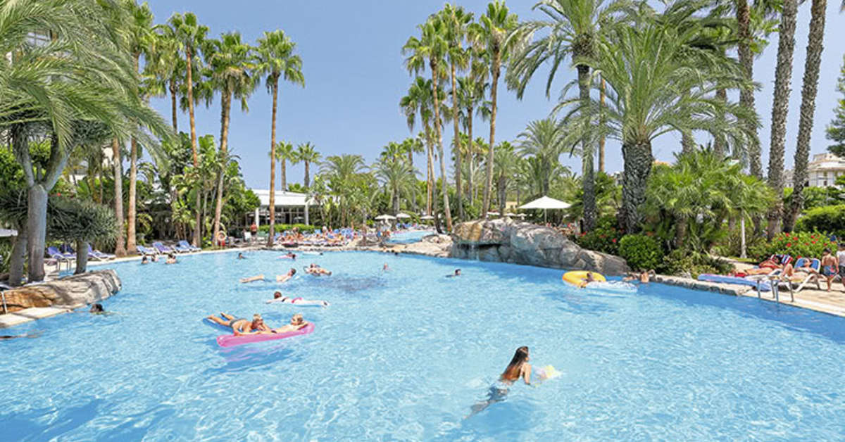 Een foto van het zwembad bij Allsun Hotel Estrella & Coral de Mar