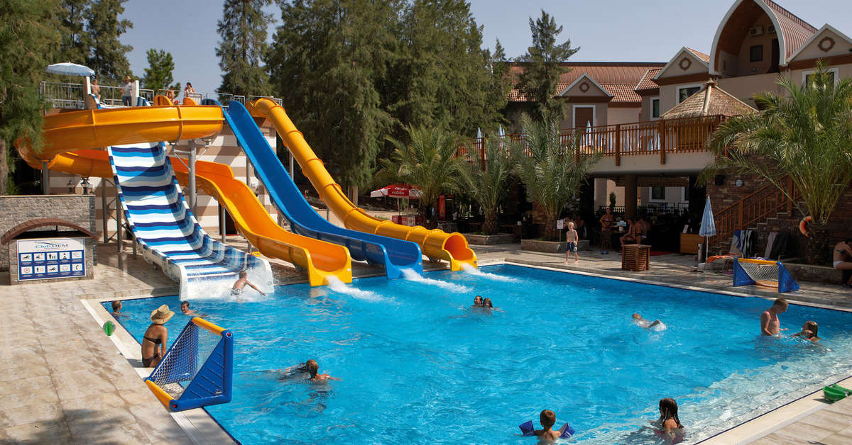 Een foto van het zwembad bij Quattro Family Club Dem Hotel