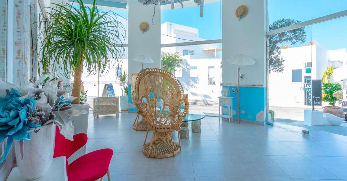 Een foto van het interieur van Kouros Home