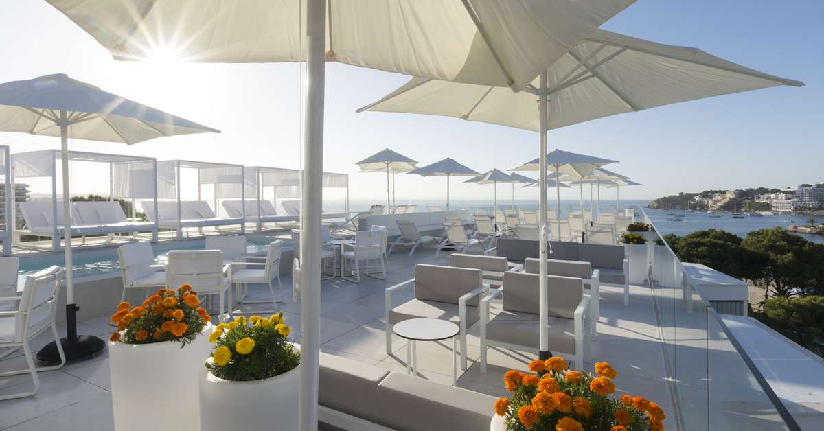 Ein Foto von der Terrasse im Reverence Mare Hotel