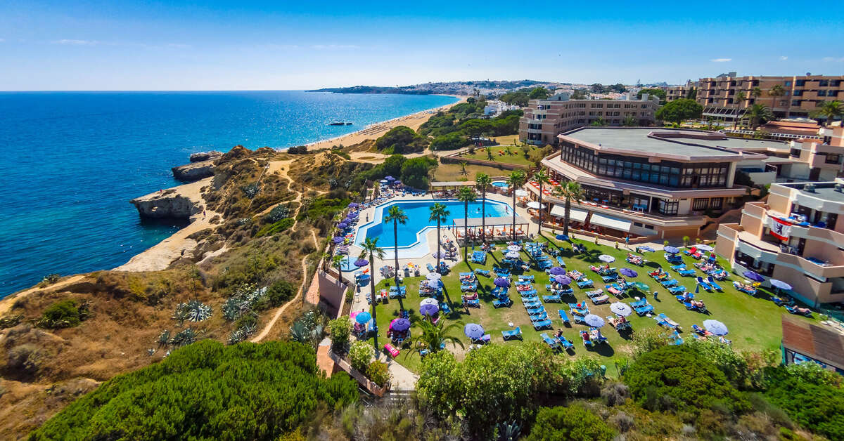 Een foto van de buitenkant van Auramar Beach Resort