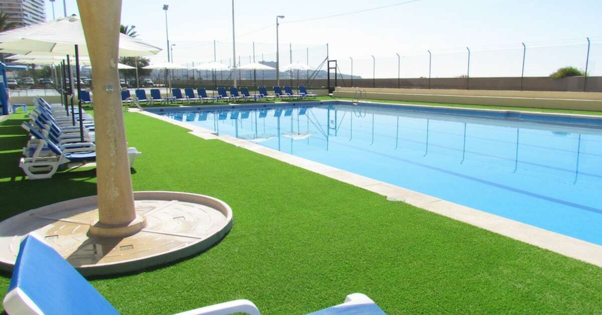 Een foto van het zwembad bij Albahia Alicante