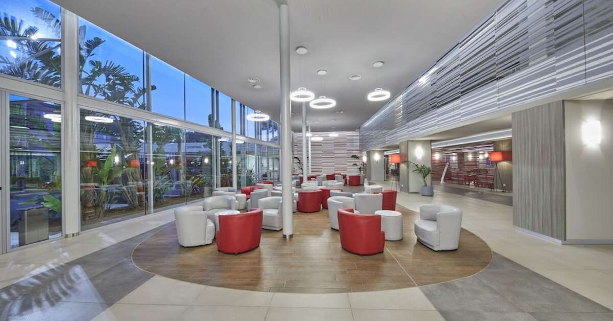 Ein Foto BG Tonga & Suites Tower Design Hotel
