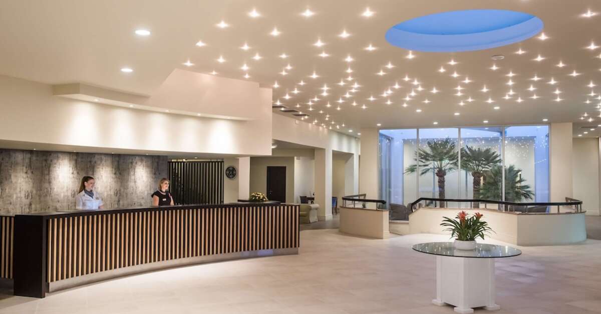 Een foto van het interieur van Annabelle Beach Resort
