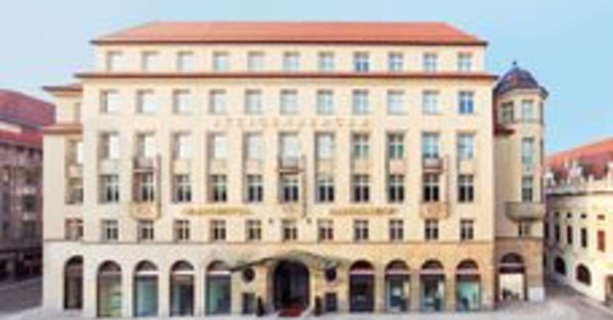 Een foto van de buitenkant van Steigenberger Grandhotel Handelshof