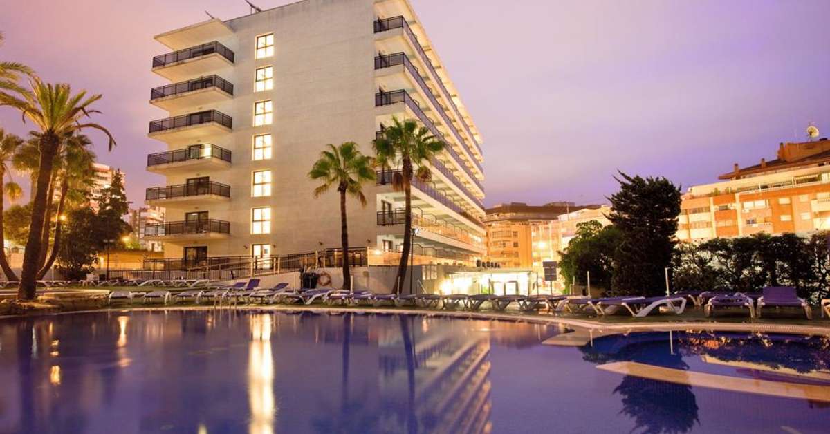 Een foto van RH Corona del Mar