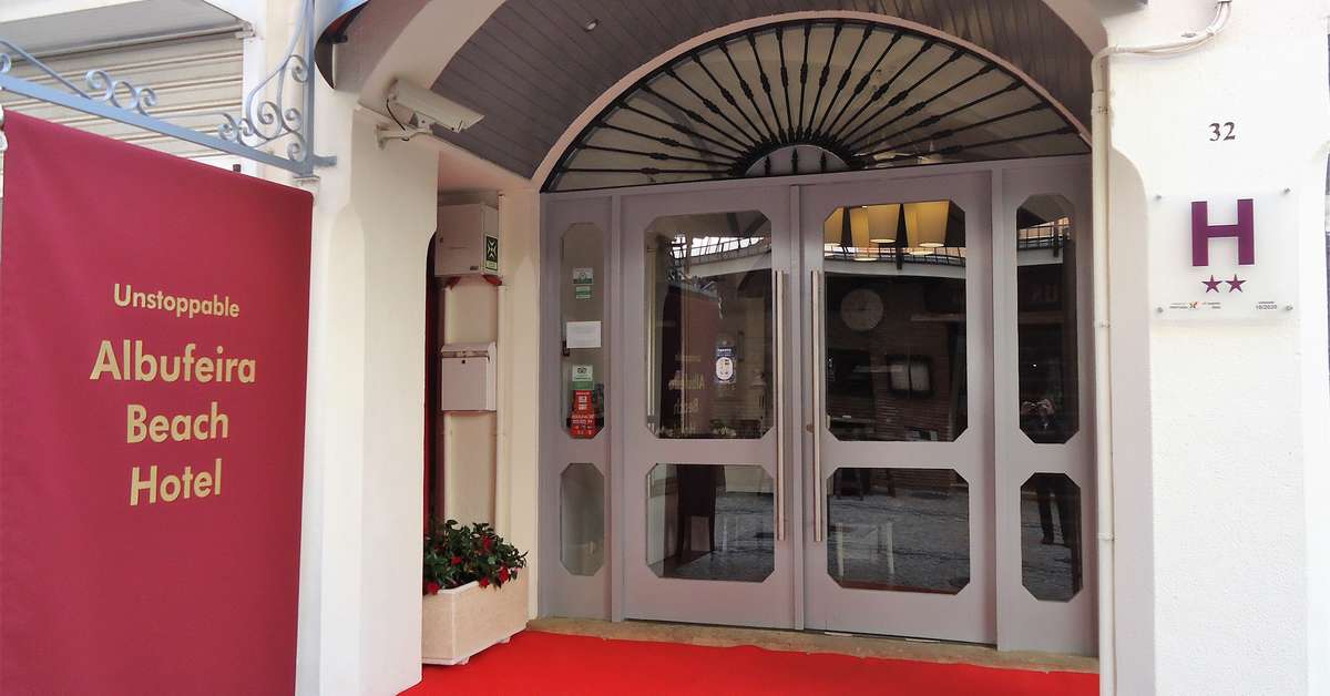 Ein Foto von der Außenansicht des Albufeira Beach Hotel