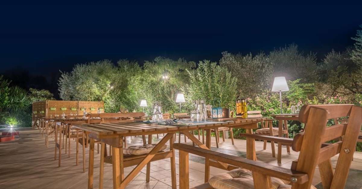 Een foto van het terras bij Castelli Hotel