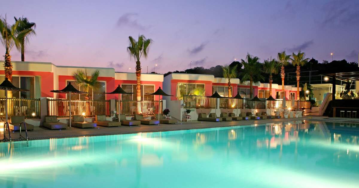 Ein Foto vom Pool im Napa Mermaid Hotel & Suites