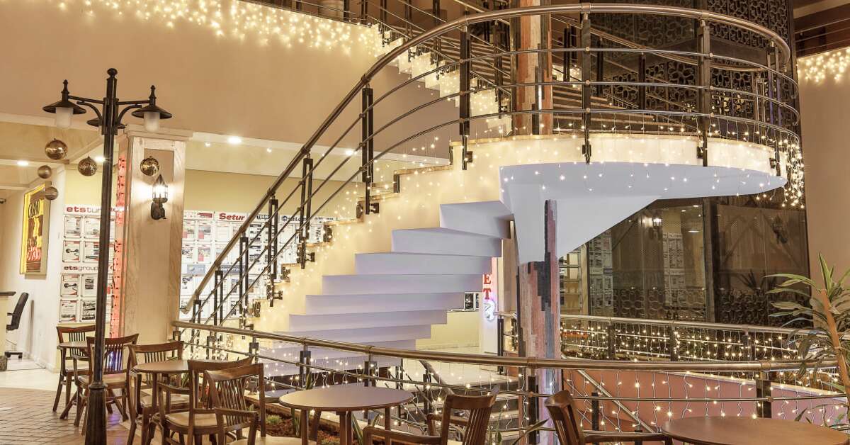 Een foto van het interieur van Salamis Bay Conti Resort