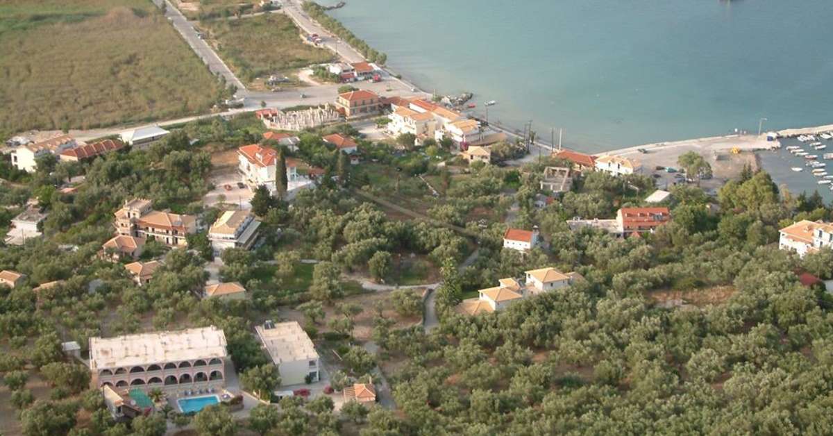 Een foto van de buitenkant van Rentaki Villas