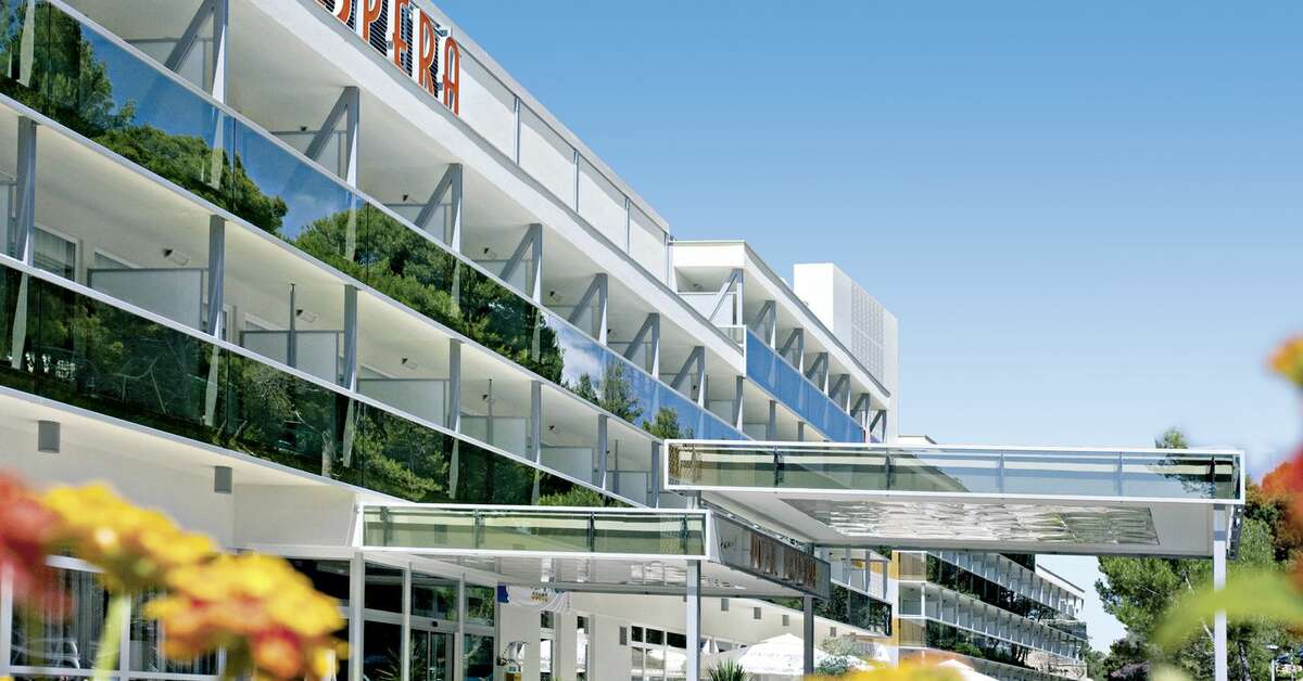 Een foto van de buitenkant van Family Hotel Vespera