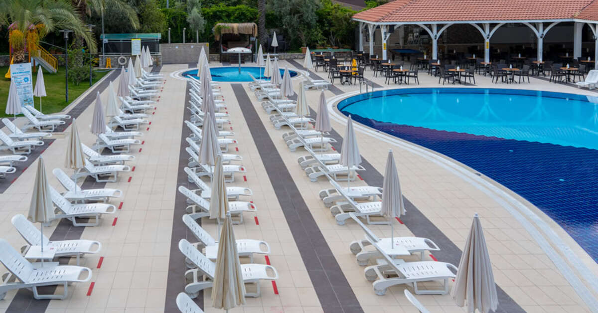 Een foto van het zwembad bij Montebello Resort