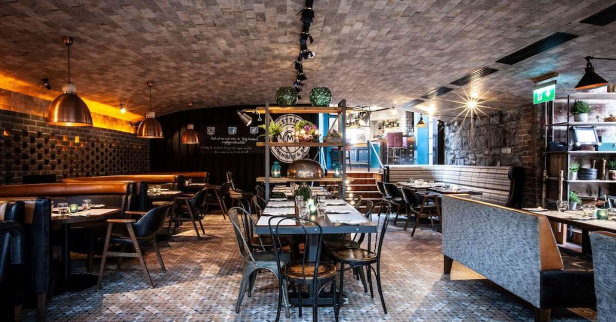 Een foto van The Address Connolly