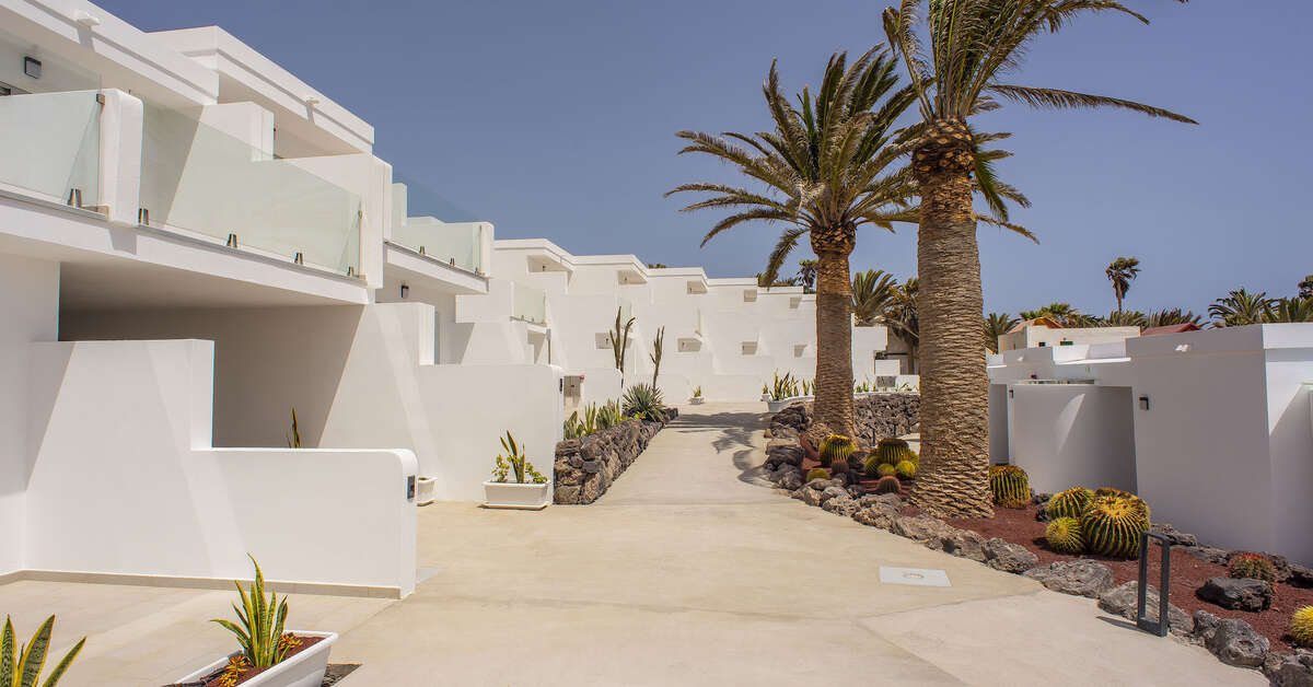Een foto van de buitenkant van Hotel Taimar