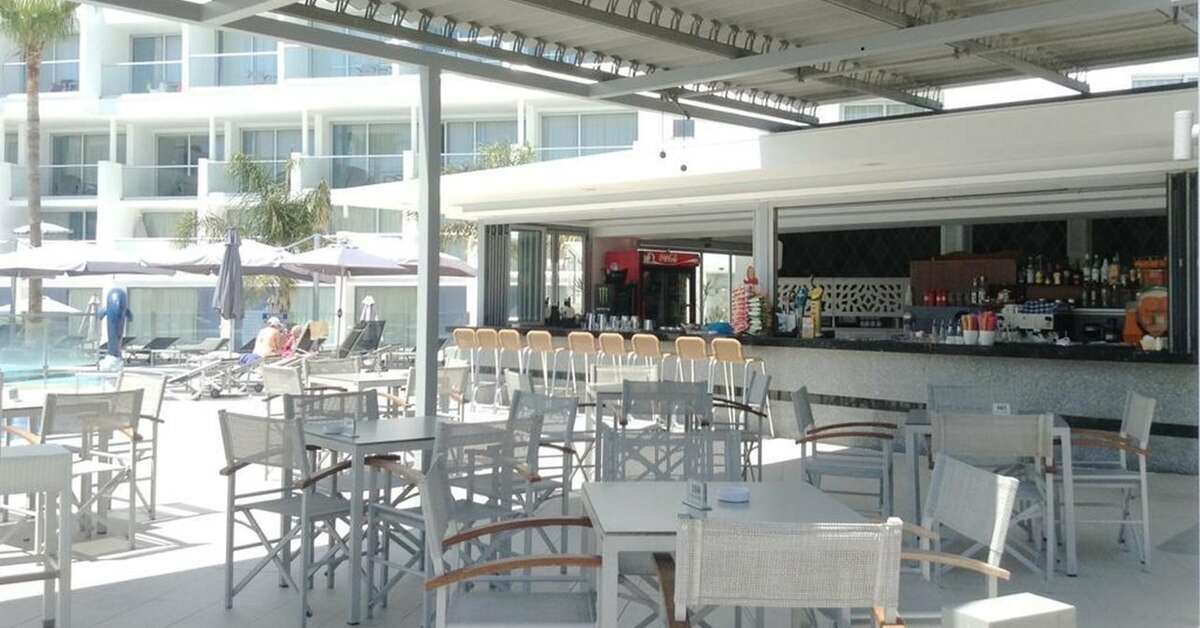 Een foto van de faciliteiten bij Limanaki Beach Hotel