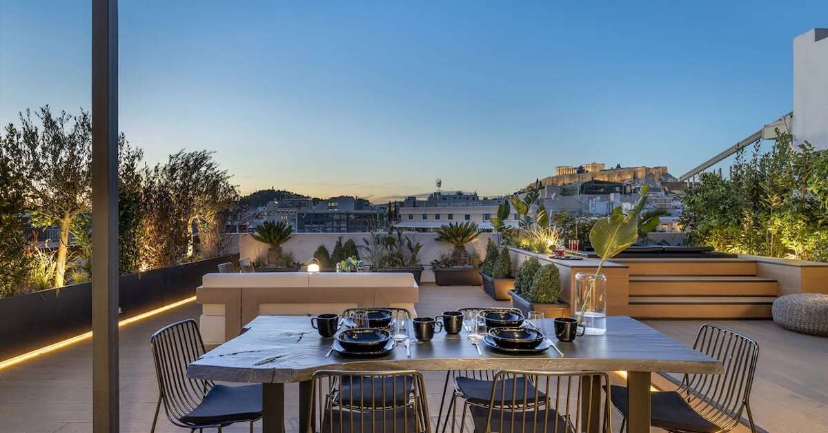 Een foto van The Newel Acropolis